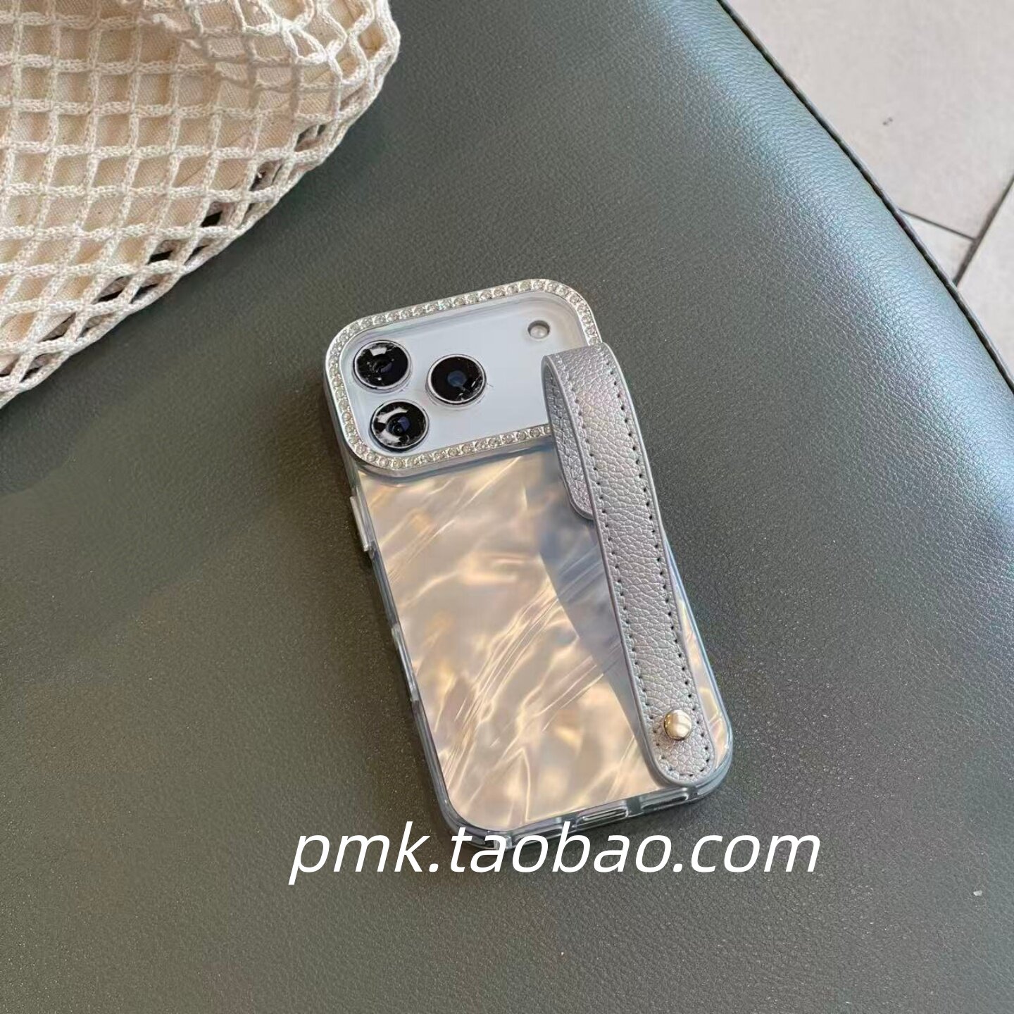 ins简约高级银色水波纹皮质手腕带适用苹果17ProMax手机壳iphone14小众15pro新款16promax手提手拎保护套13