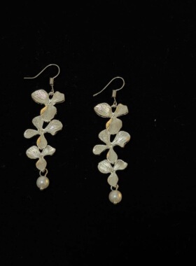 Sage Vintage古着 Pearl-like flowers耳饰