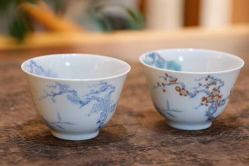 景德镇陶瓷青花斗彩松竹梅纹品茗杯