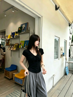 JIAYI后背绑带上衣短袖t恤女夏2026新款高端欧货设计感别致褶皱