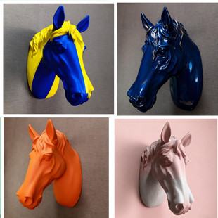 2026新年家居客厅卧室玄关过道背景墙上装饰摆件发财马头壁挂壁饰