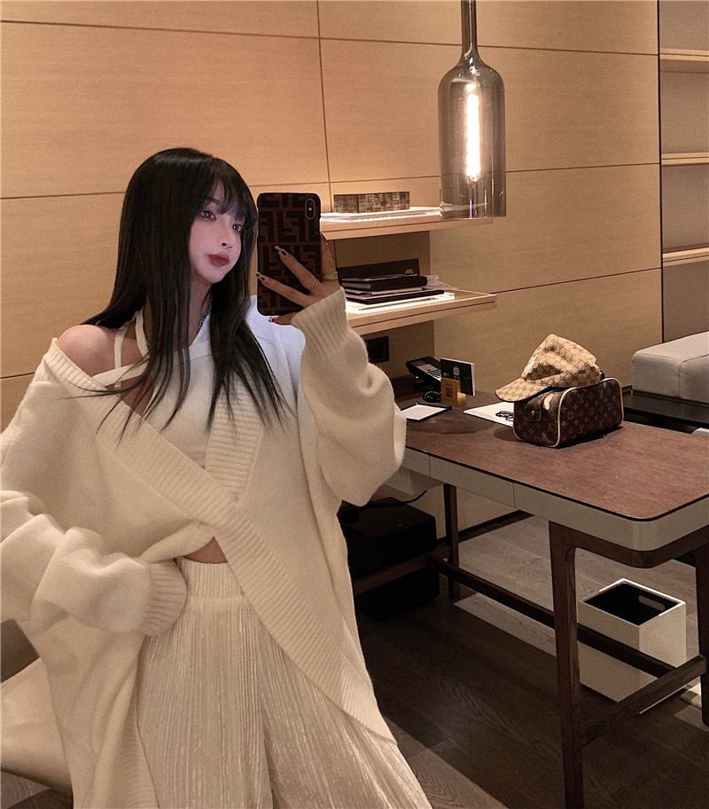 Real price lazy style loose wear cross V-Neck Sweater women's pleated Velvet Pants High Waist Wide Leg Pants