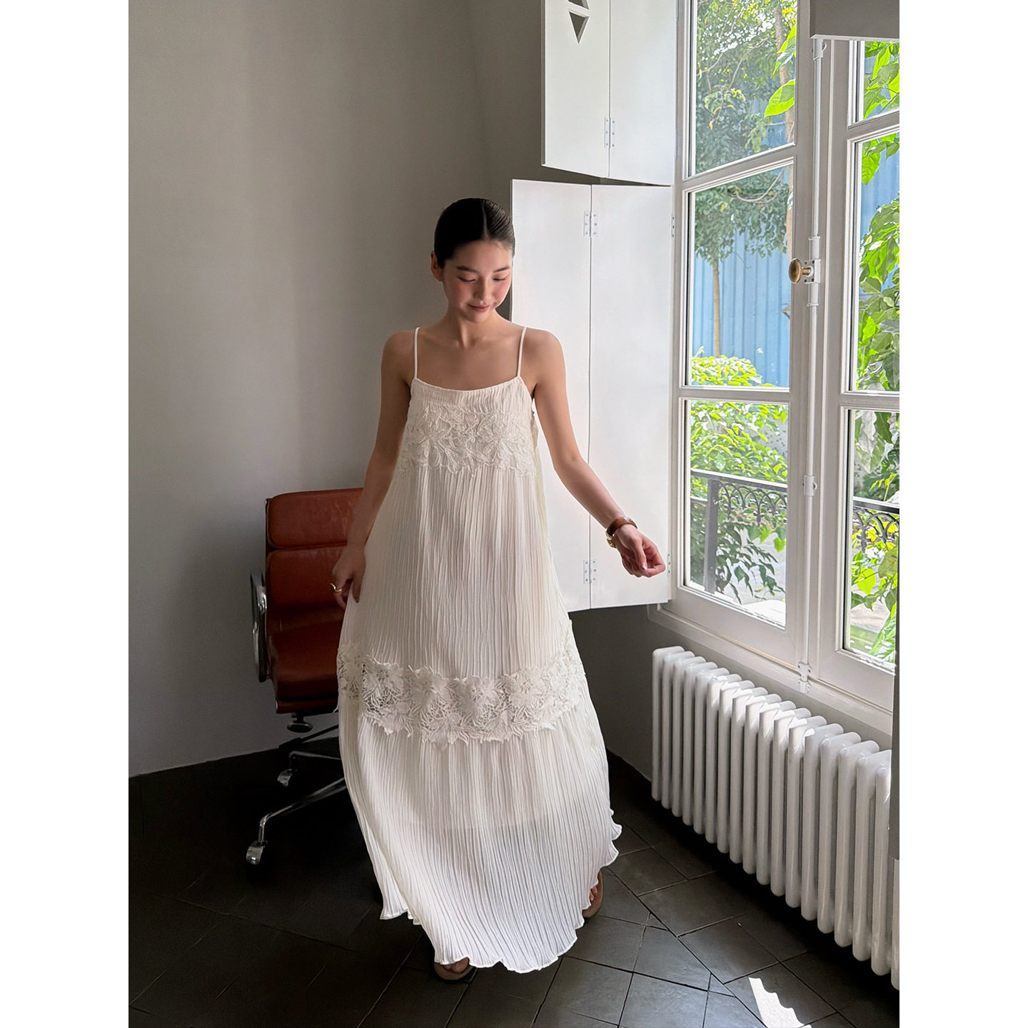【6/29 夏上新】26夏法式绝美气质皱纹刺绣蕾丝吊带连衣裙女S9155