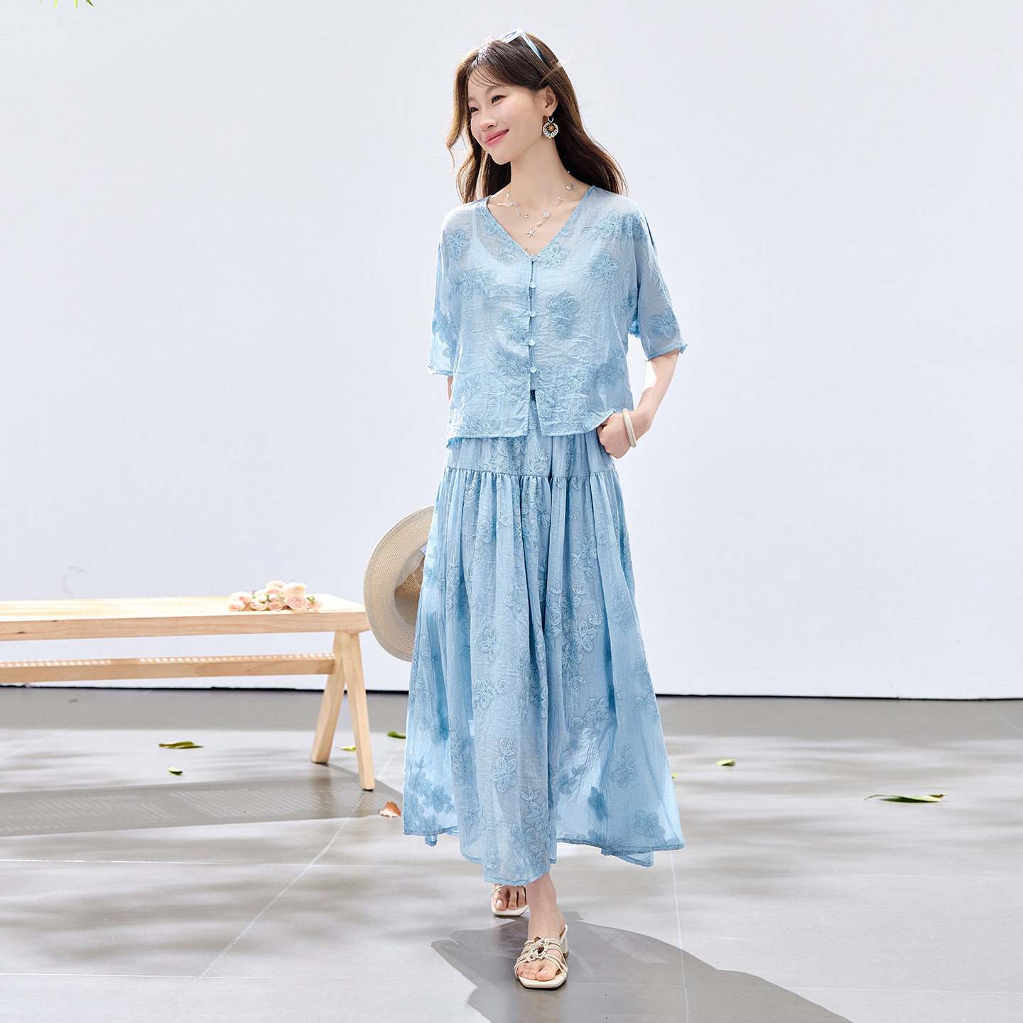 时尚套装2026夏季新款女装气质绣花舒适衬衫半身裙两件套裙 YY712