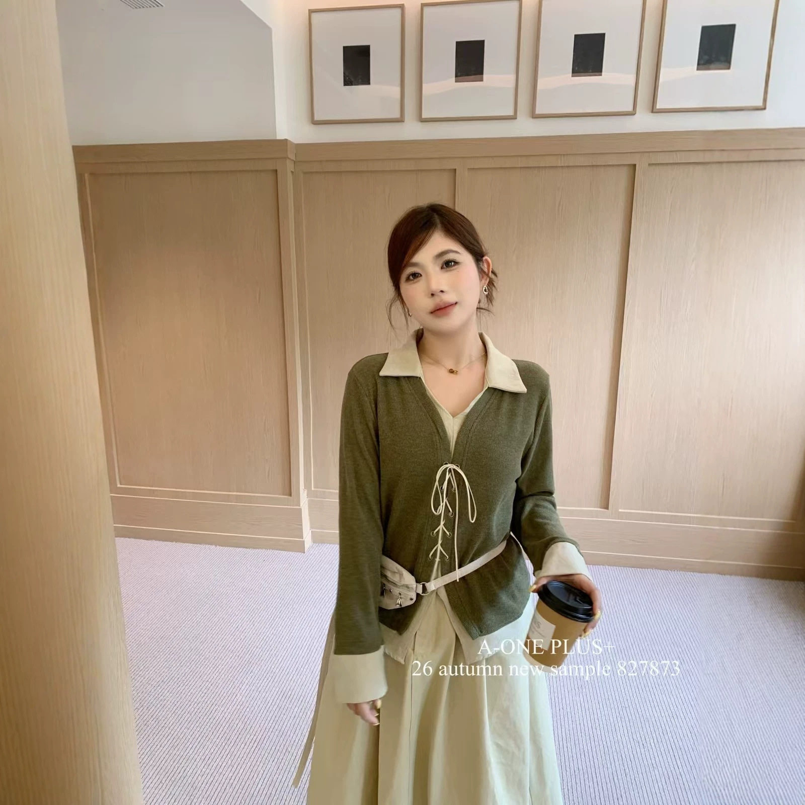 大码女装撞色拼接翻领假两件T恤女秋季修身显瘦绑带长袖针织小衫