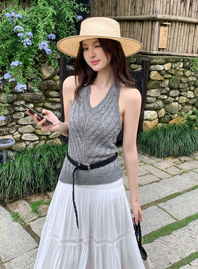 SE黑标-”RL知识份子“极简挂脖V领立体绞花气质吊带毛织25677