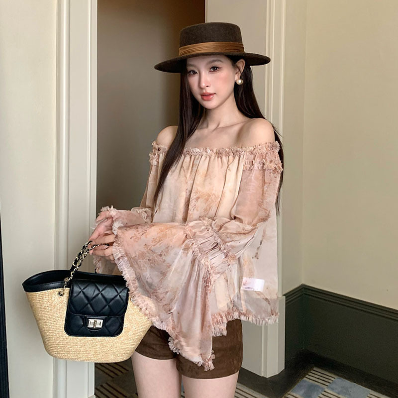 秀熙熙十三行2026秋季优雅气质雪纺一字肩蕾丝边印花小衫女89897