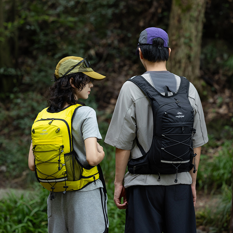 运动登山包公路骑行双肩包可放头盔户外旅游小背包专业自行车背包