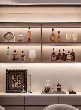 现代轻奢样板房售楼部酒柜吧台高档真道具酒烛台托盘装饰画摆件