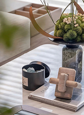 现代中古风样板房客厅茶几售楼部洽谈高档仿真花艺香薰大理石摆件