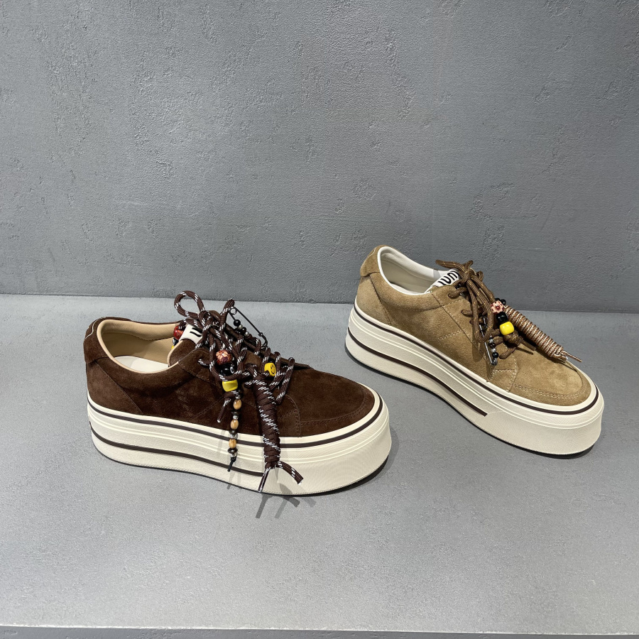 欧洲站女鞋2025秋季新款欧货真皮牛反绒系带串珠圆头休闲鞋板鞋女