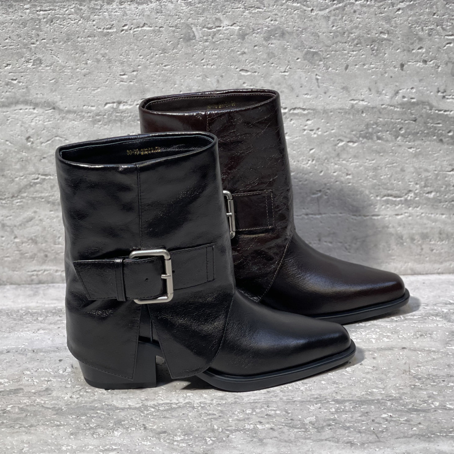 套筒尖头粗跟皮带扣裤管靴短靴女