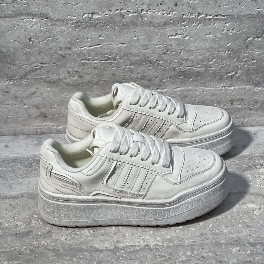 欧货女鞋2025冬季新款真皮系带加绒保暖圆头做旧平底板鞋小白鞋女