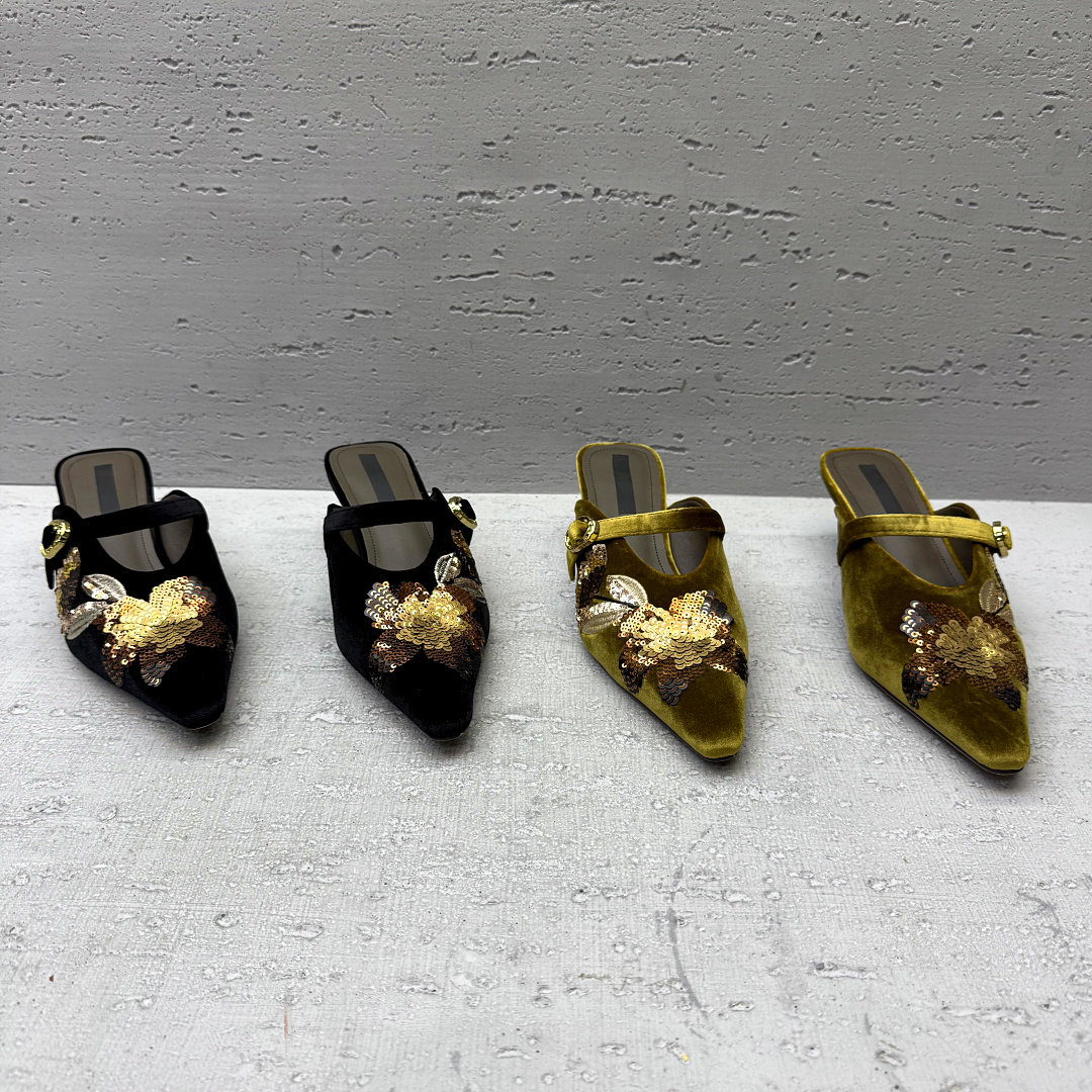 欧洲站欧货女鞋2026夏新款丝绒轻奢亮片包头拖尖头一脚蹬高跟凉拖