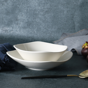 【某牌 孤品】简洁纯白  四方圆角碗【新骨瓷 高端】色拉盘沙拉碗