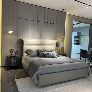 轻奢真皮床现代简约意式高端奢华别墅主卧大床1.8米实木婚床家具