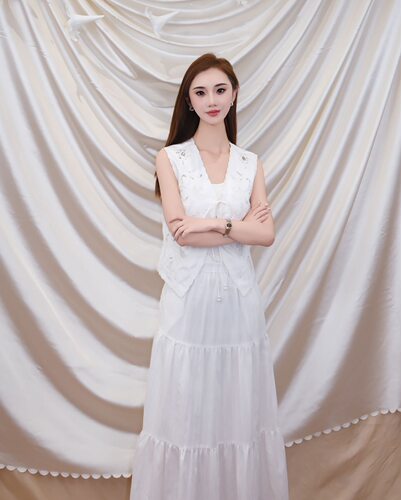 【YJXD 】QINGMU26s夏季新品法式浪漫白色镂空设计感半裙62634Q05