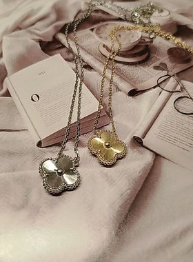 2025新款四叶草吊坠项链配饰男女款小众设计感百搭简约锁骨链