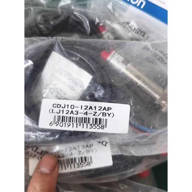 德力西接近开关 CDJ10-I2A12AP，型号 LJ12A3-4-Z/BY