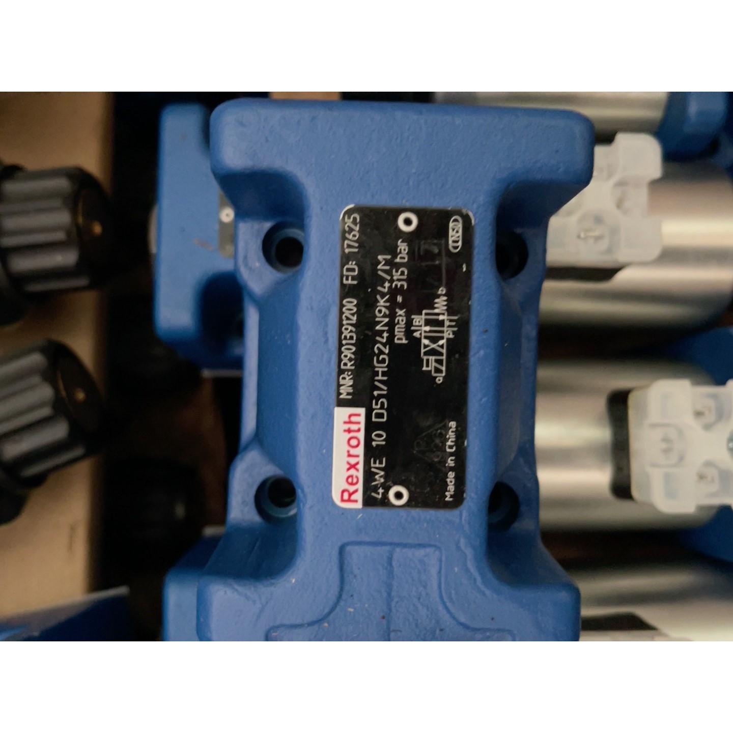 R901391200 型号：4WE10D5X/HG24N9K