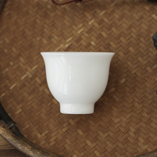 30/45ml亮光冰种玉兰杯小号品茗杯不烫手功夫茶茶杯德化白瓷茶具