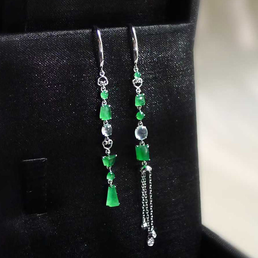 正阳绿随形翡翠流苏耳坠