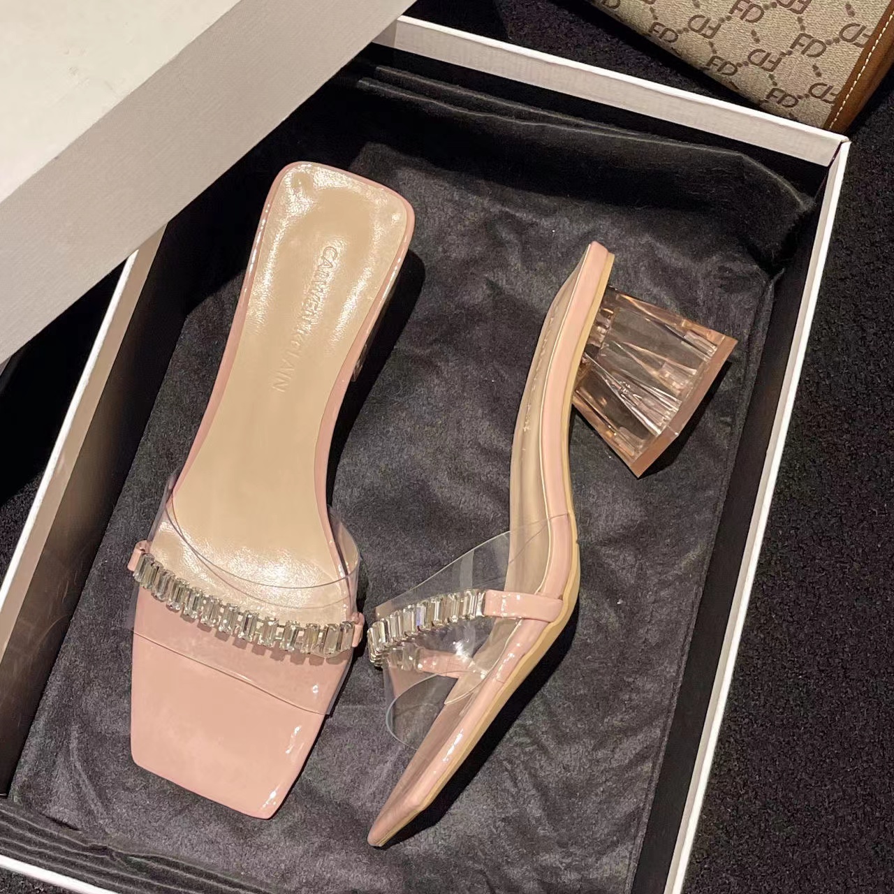 粗跟韩版一字高跟拖鞋