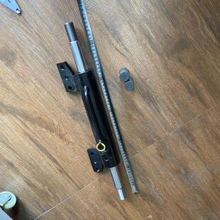 常州东风拖拉机554-604/704配件前桥转向液压转向油缸方向机油缸