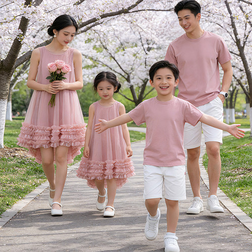 亲子装一家三口2026新款夏季高端母女连衣裙四口母子T恤父子套装