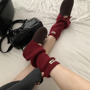 软fufu的针织袜套别太惹眼！慵懒秋冬很难不爱红色系咖色系袜套！