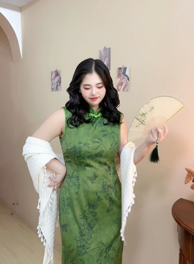 显白的绿色【自制款】春季加厚高级旗袍大码胖mm连衣裙+针织披肩