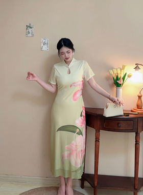 百合【自制款】新中式渐变绿色清新水滴领温柔大码胖mm网纱旗袍裙