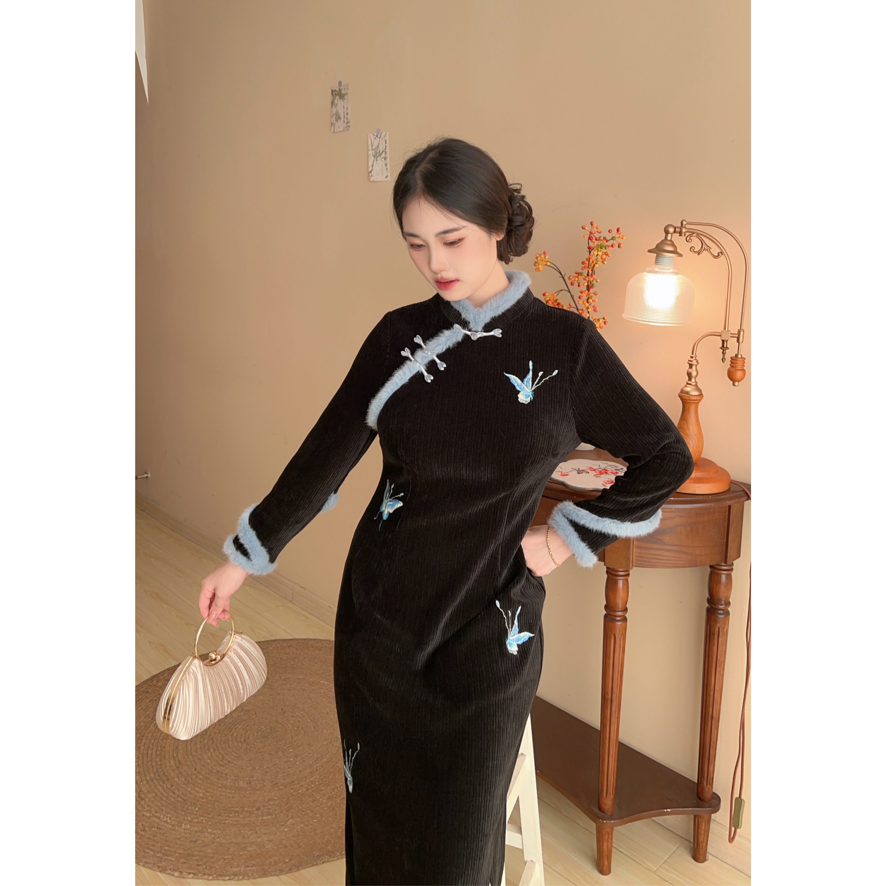 蝶语【自制款】加厚雪尼尔黑色显瘦刺绣蝴蝶旗袍大码胖mm连衣裙女