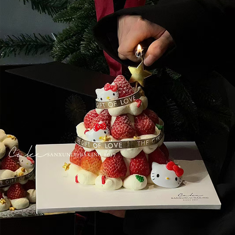 小红书热销圣诞树蛋糕装饰  立体卡通可爱哈喽kt猫情侣 圣诞节