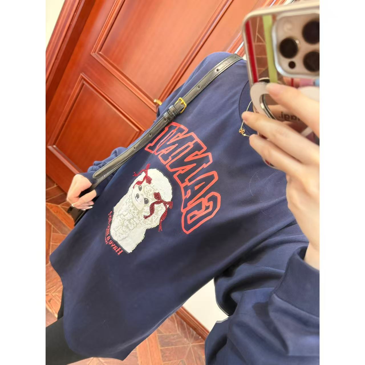 MCHIC | 精致闪亮GA25早秋高支棉烫钻蝴蝶结贵宾犬长袖T恤