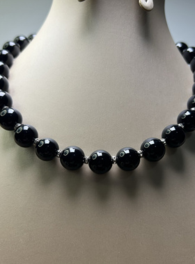 经典黑色琉璃珠磁吸扣项链博主同款时尚气质简约高级质感毛衣链