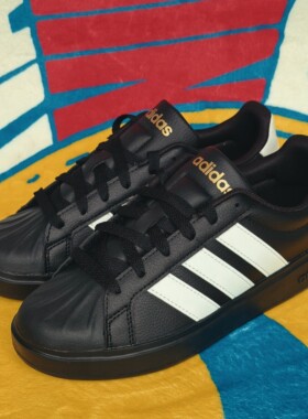 adidas阿迪达斯贝壳头黑色板鞋女子运动休闲透气休闲运动鞋JS5053