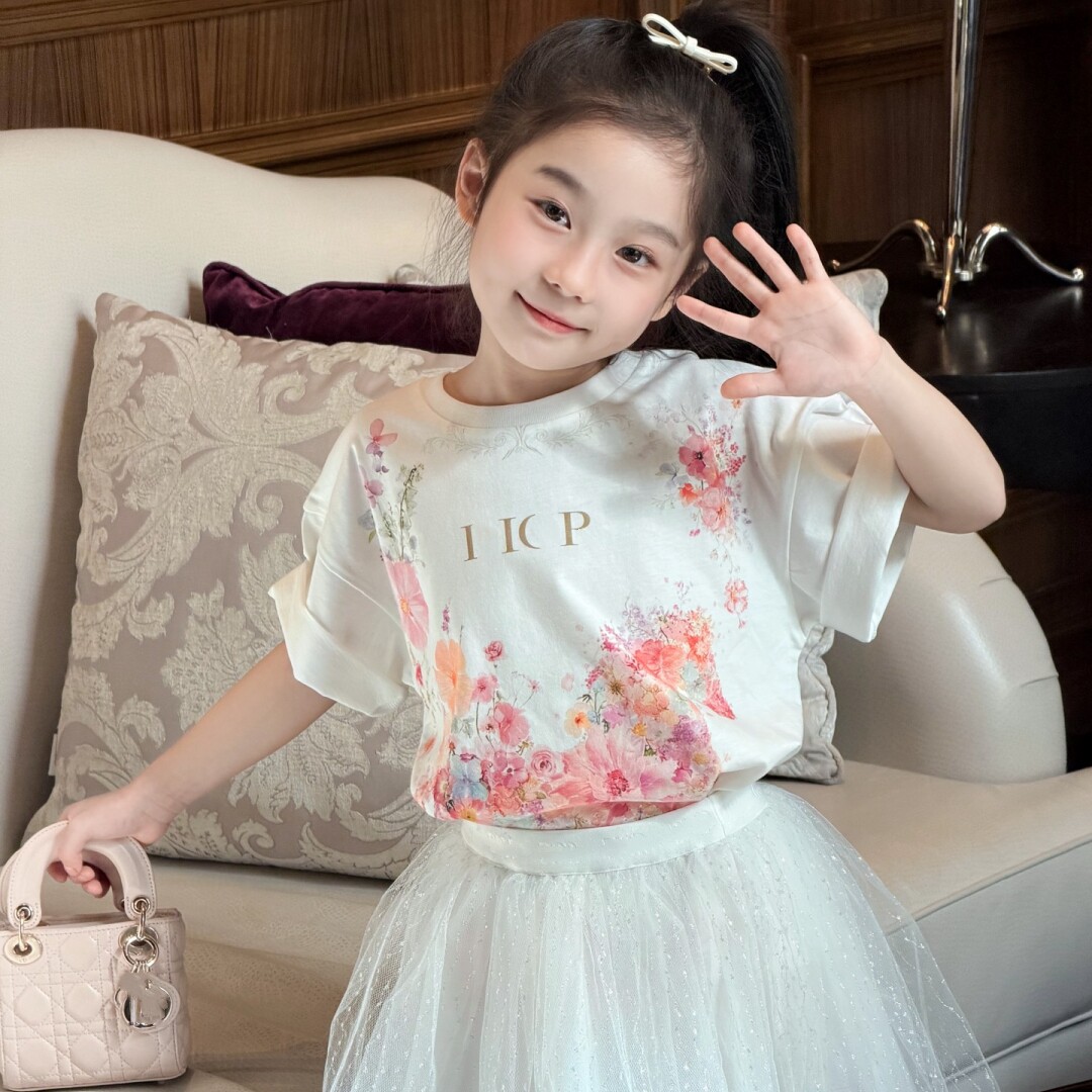 春夏新品甜美风花卉马印花短袖T恤女童宝宝白色圆领纯棉上衣打底