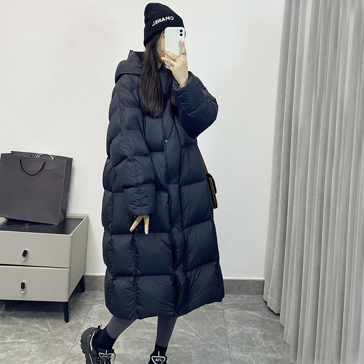 女中长款连帽羽绒服翻新定制加工