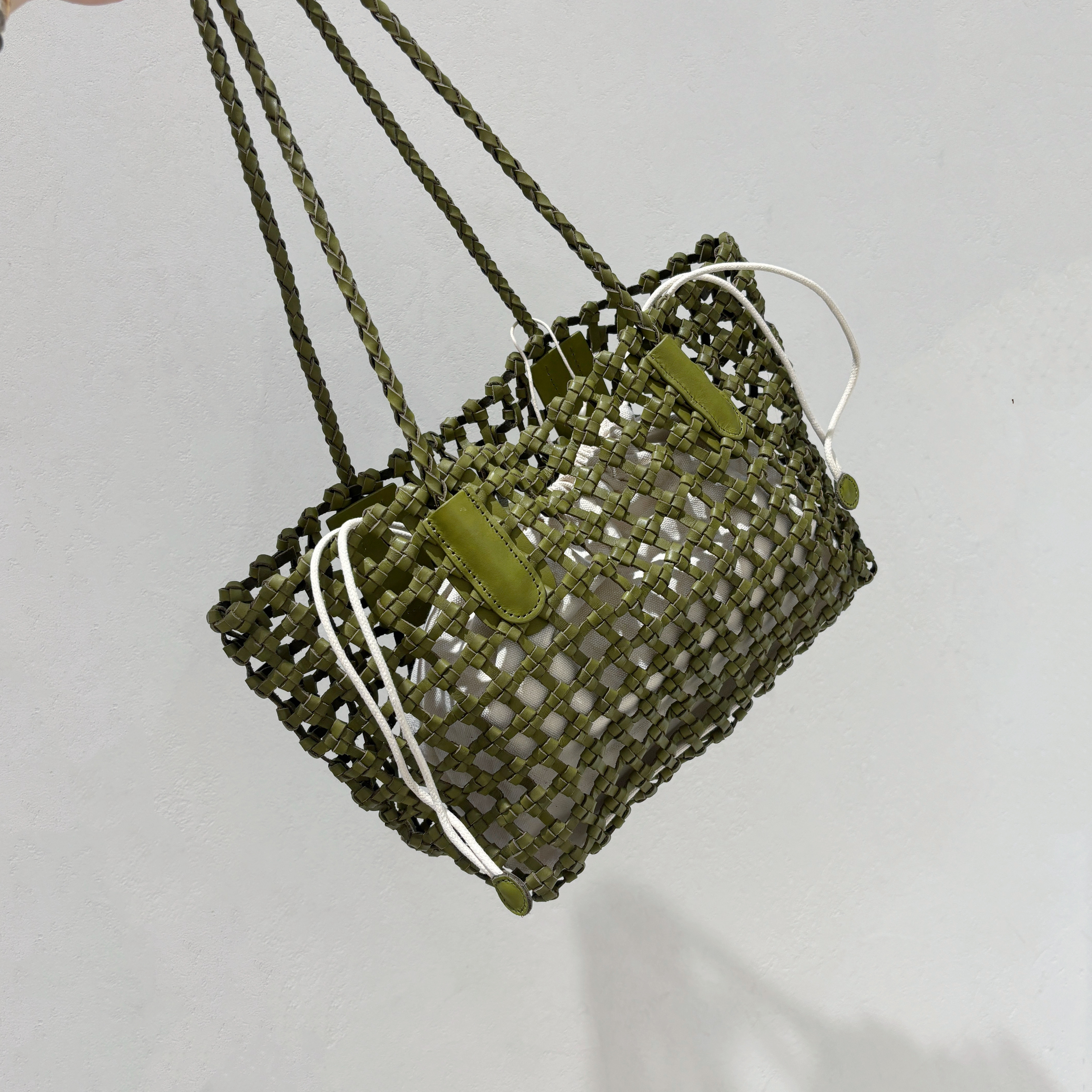 小众高级感头层植鞣牛皮编织包2026新款慵懒感镂空菜篮子包手工包