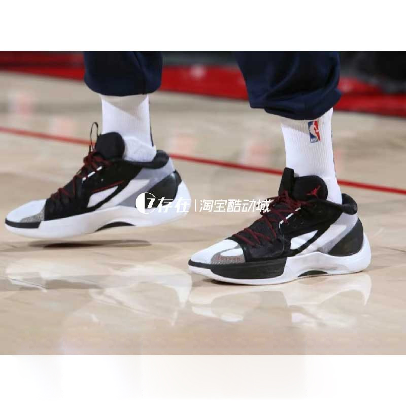 Nike/耐克男子缓震耐磨篮球鞋