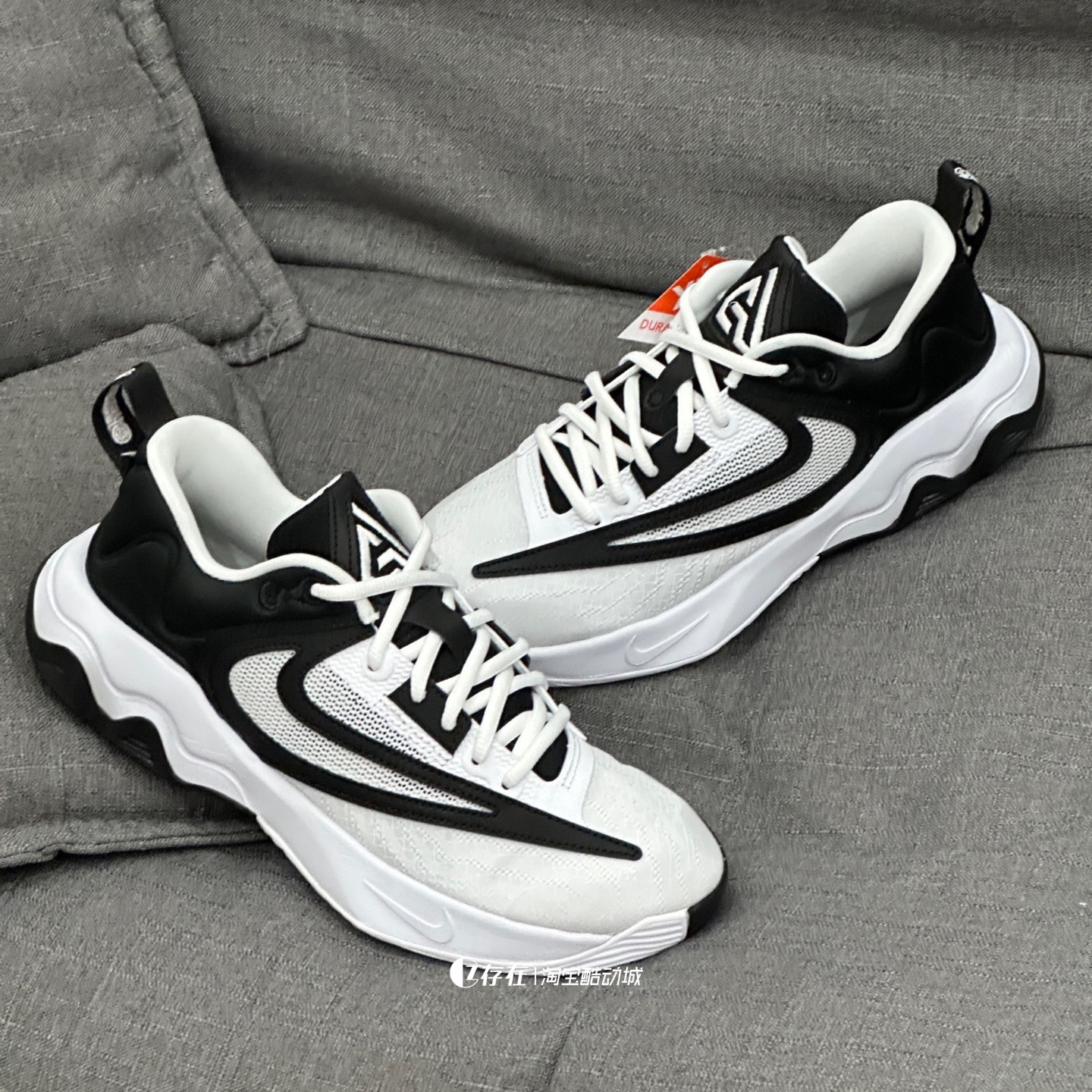 字母哥黑白实战篮球鞋