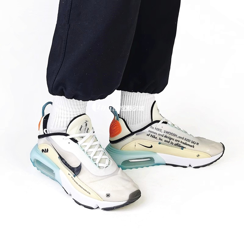 Nike耐克纯白男女气垫休闲跑步鞋