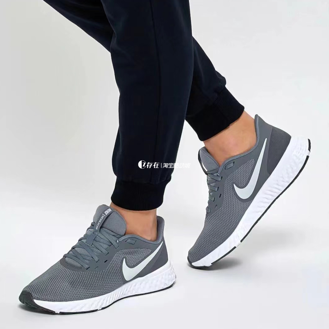 软弹百搭超轻经典款Nike跑步鞋