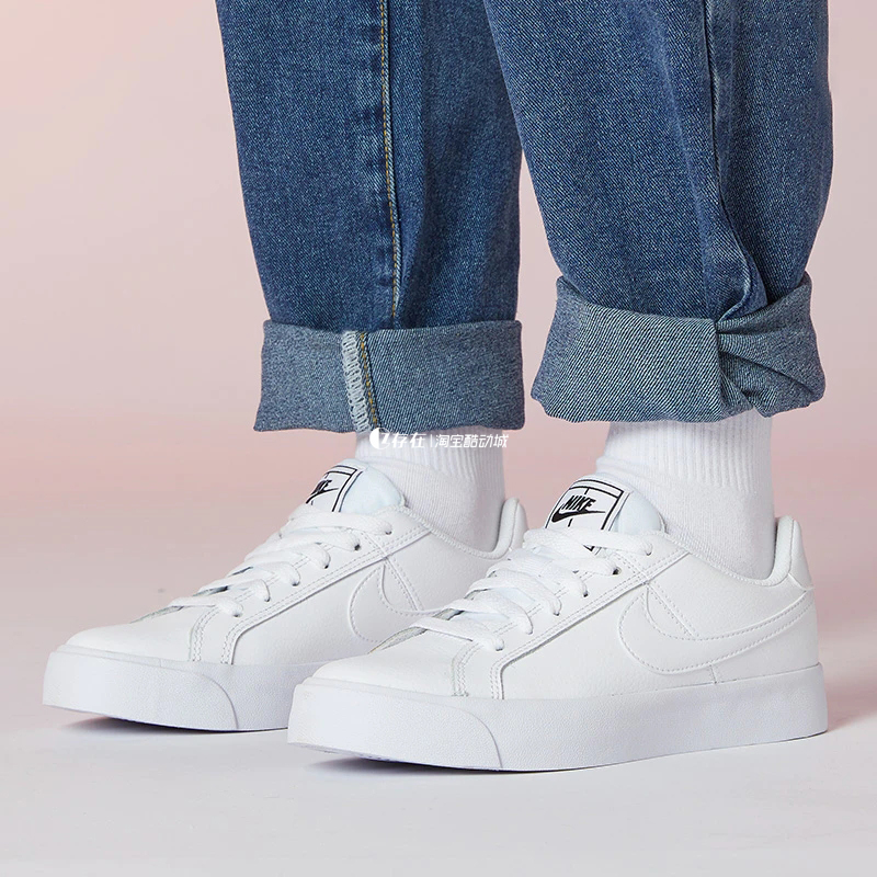 Nike/耐克女低帮运动休闲小白鞋