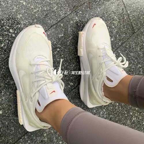 Nike/耐克女子厚底减震跑步鞋