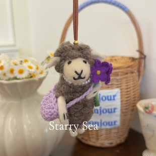 尼泊尔手工羊毛毡挂件可爱动物小羊挂件钥匙扣包包挂饰