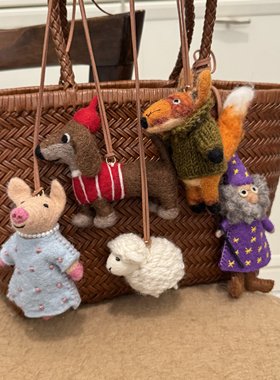 尼泊尔手工羊毛毡小猪车挂韩挂饰装饰钥匙扣包挂可爱呆萌天真玩偶