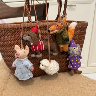 尼泊尔手工羊毛毡小猪车挂韩挂饰装饰钥匙扣包挂可爱呆萌天真玩偶