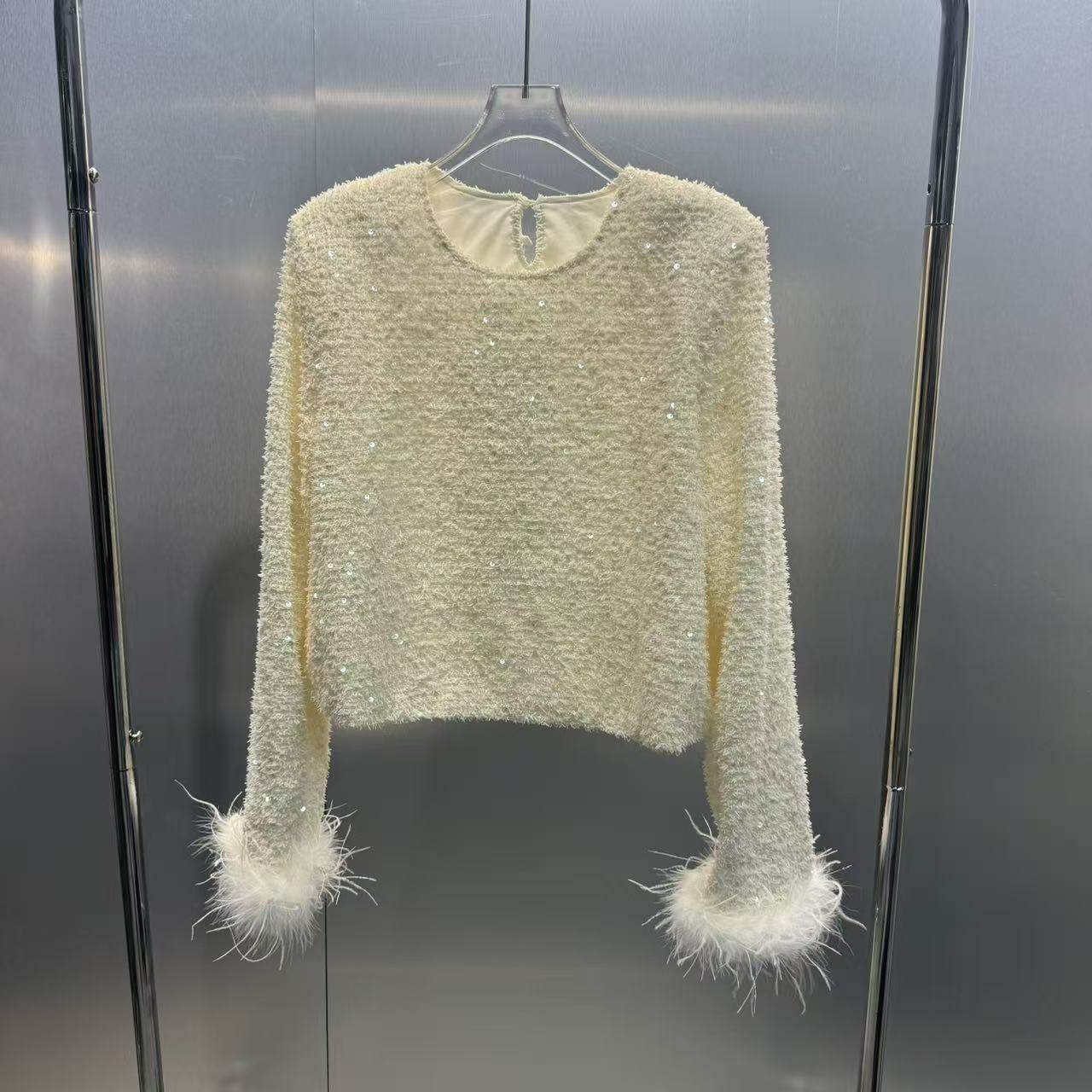 深圳南油2026早春新款限定新年款重工亮片羽毛装饰长袖上衣轻奢潮,女装/女士精品,T恤,淘宝优惠券,粉丝福利购,淘宝优惠卷